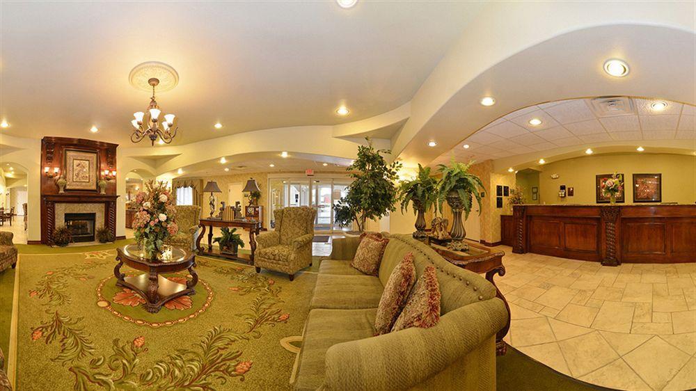 Best Western Plus Monica Royale Inn & Suites Грийнвил Екстериор снимка
